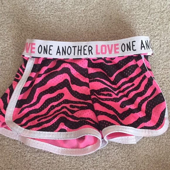 Girls shorts. - Picture 2 of 3